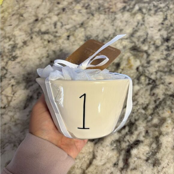 Disney Princess x Rae Dunn Measuring Cups - Picture 3 of 6